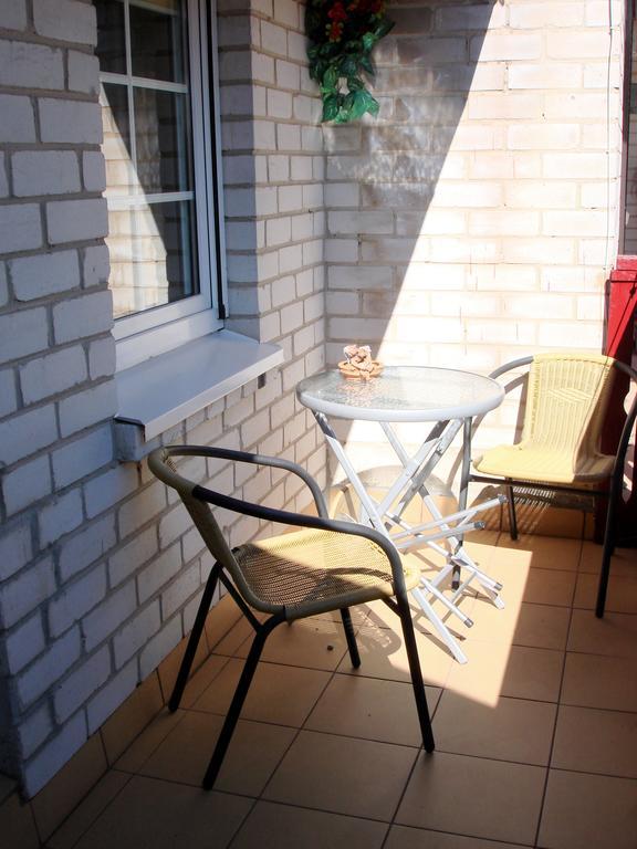 Guesthouse "Nakvyne Pas Zveja" Purvynes Street Nida Eksteriør billede