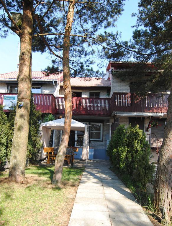 Guesthouse "Nakvyne Pas Zveja" Purvynes Street Nida Eksteriør billede