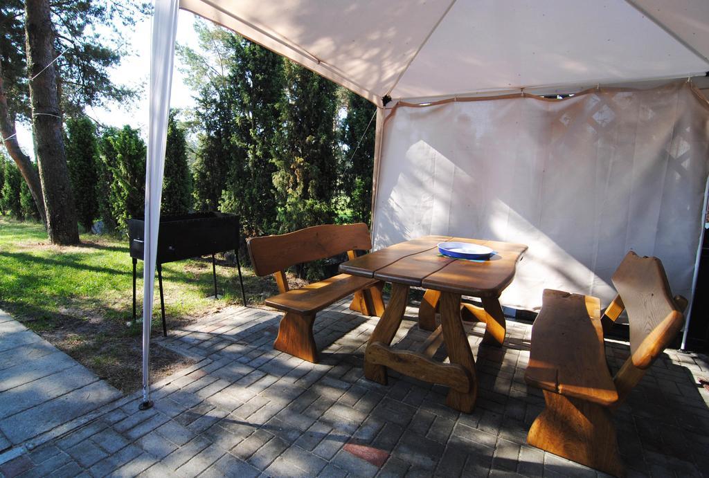 Guesthouse "Nakvyne Pas Zveja" Purvynes Street Nida Eksteriør billede
