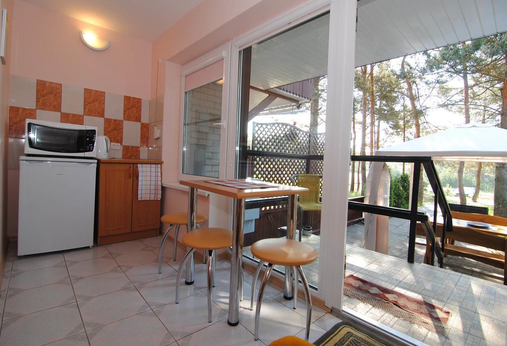 Guesthouse "Nakvyne Pas Zveja" Purvynes Street Nida Eksteriør billede