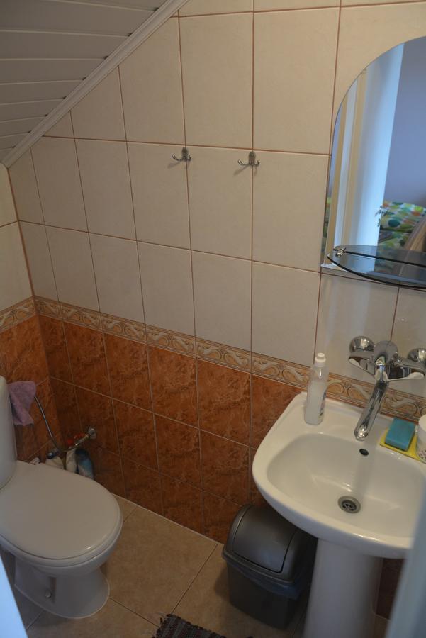 Guesthouse "Nakvyne Pas Zveja" Purvynes Street Nida Eksteriør billede